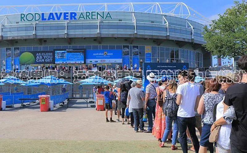 突破界限：运动赛事马甲的魅力与挑战